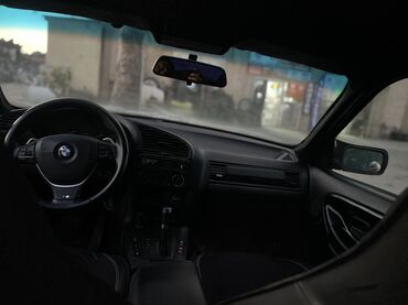 BMW: BMW 3 series: 1.8 l | 1993 il Sedan — 4