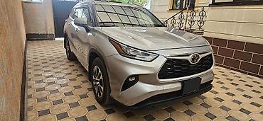Транспорт: Toyota Highlander: 2022 г., 3.5 л, Автомат, Бензин, Кроссовер — 2