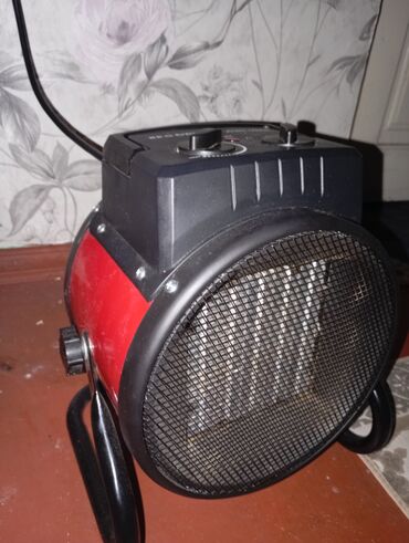 Elektrikli qızdırıcılar və radiatorlar: Salam işlək vəziyyətdə hem istilik hem soyuqluq verir istəyən vp