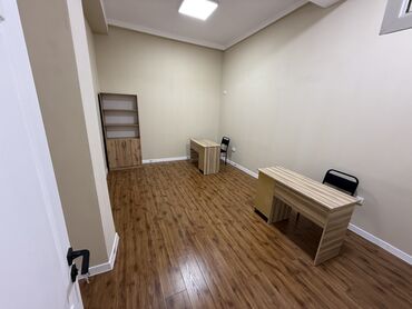 продаю контейнер дордой центральный проход: Сдаю Офис, 20 м², В административном здании, 1 линия