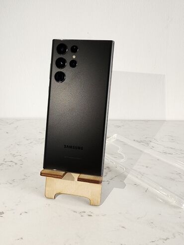 мобильные телефоны samsung: Samsung Galaxy S22 Ultra, Б/у, 256 ГБ, цвет - Черный, 1 SIM