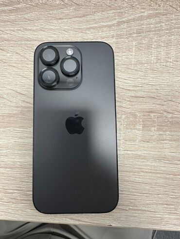 простые телефоны: IPhone 14 Pro, Б/у, 256 ГБ, Black Titanium, Наушники, Защитное стекло, Чехол, 86 %