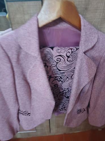 Üst geyimi: Qadın üçün qısa jaket - Rəng: pudra/çəhrayı-mov. - Material: yumşaq — 1