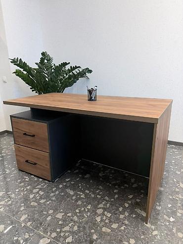 Продаю столы абсолютно новые, заказывали месяц назад, но в офисе не
