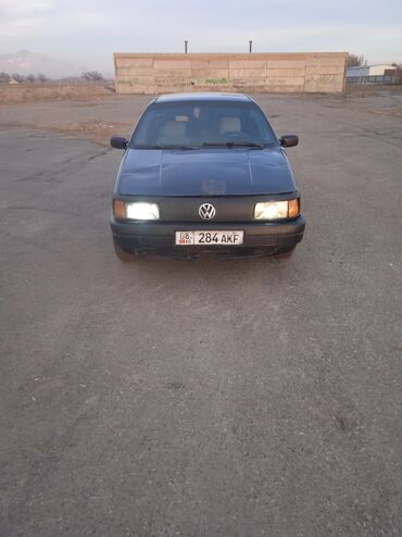 Volkswagen: Volkswagen Passat: 1989 г., 1.8 л, Механика, Газ, Седан