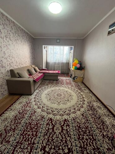 номера в иссык куле: 1 комната, 37 м², 105 серия, 2 этаж, Косметический ремонт
