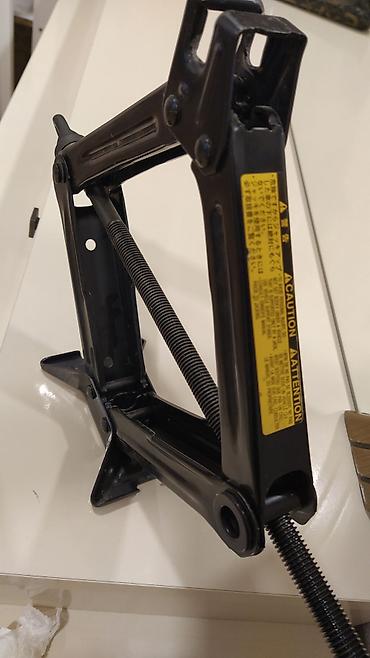 radius teker: Avtomobil üçün qayçı tipli domkrat - Brend: Toyota (üzərində orijinal — 2