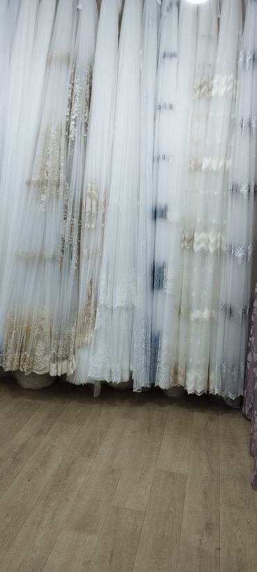 Шторы и занавески: Ош базарында арзан баада шторалар сатылып жатат.Большой — 12