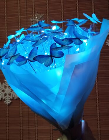 светильник букет: Волшебные букеты из бабочек порадуют вас на любой праздник. Также