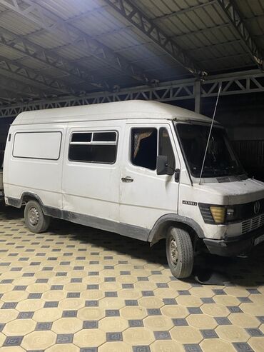 шины шипованные: Mercedes-Benz T1: 1990 г., 2.3 л, Механика, Дизель, Вэн/Минивэн