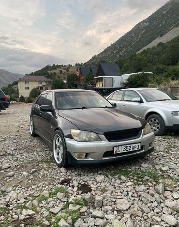 Toyota: Toyota Altezza: 1999 г., 2 л, Механика, Бензин, Седан