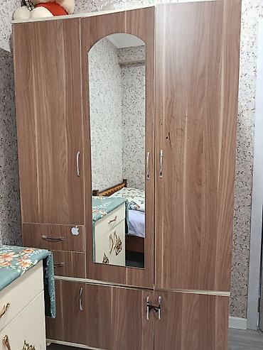 Güzgülü 3 qapılı paltar dolabı - Material: ağac fakturalı laminat - lalafo.az -da Güzgülü 3 qapılı paltar dolabı - Material: ağac fakturalı laminat -