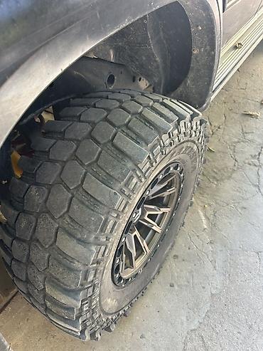 диска 16 тайота: Комплект Мт резины б/у 305/70R17 — 2