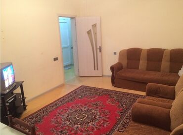 İnformatika: Masazir qurtuluşda 6/6 mertebesinde 2 otaqli ev 300 azn_0514857446