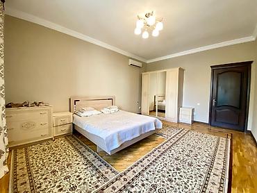 Долгосрочная аренда квартир: For rent 3 bedroom apartment is available in the Golden Square. 21/2 — 4