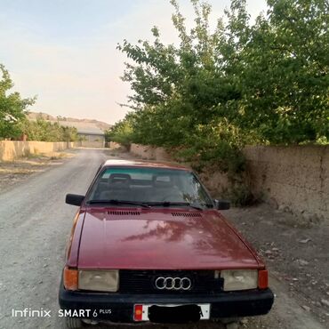 машина 80000: Audi 80: 1986 г., 1.8 л, Механика, Бензин, Седан