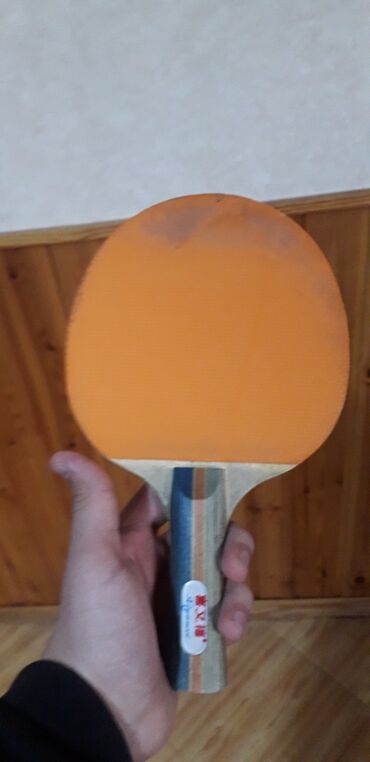 Tennis masaları: 2 Tenis masası var . digəfi tam sağlamdır. onun şəkilləri əlimdə deyil — 7