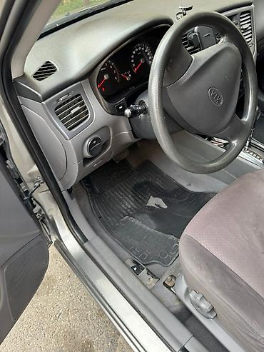 07 2010: Kia Rio: 1.4 l | 2010 il Sedan — 7