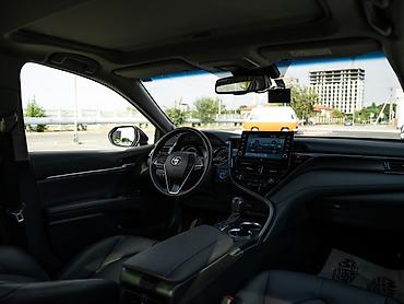 стратер: Toyota Camry: 2023 г., 2.5 л, Автомат, Гибрид, Седан — 10
