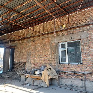 Дома: Продаётся 2‑этажный дом на участке 7 соток. Оформление: красная книга — 4