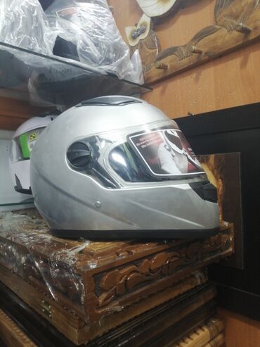 Moto dəbilqələr: Moto Kaskalar 29azn 1-ci şəkildəki Ag Kaska 29azn. Kaskanın altındakı -da lalafo.az — 14 Moto dəbilqələr: Moto Kaskalar 29azn 1-ci şəkildəki Ag Kaska 29azn. Kaskanın altındakı — 14