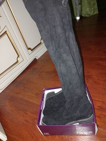 lacoste обувь бишкек: Ботинки и ботильоны 38, цвет - Черный