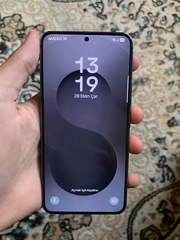 Samsung Galaxy S22, 128 ГБ, цвет - Черный, Две SIM карты — 1