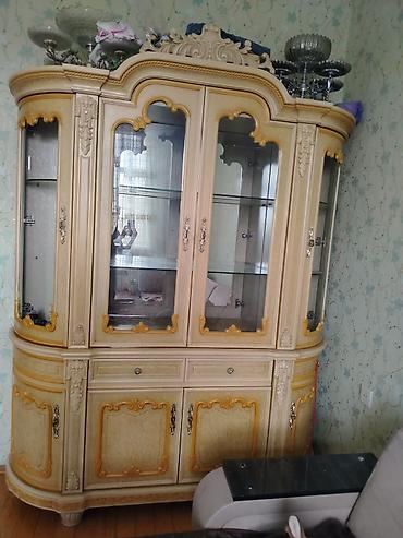 wkaf: Klassik üslubda böyük vitrin-bufet - Material: taxta karkas — 1