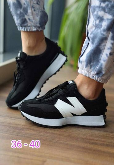 Patike: New Balance 327 patike

Novo
Brojevi 36 do 44

fb Moja Kupovina 1 — 3