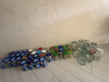 Digər mətbəx aksesuarları: Şüşə bankalar dəsti 28ədəd 820 mayanez, 0.15 13ədəd 700qrlıq, 0.10