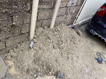 Suzuki: Torpaq, cox almisiq, qalib, 5 manat ver apar 
Unvan Hovsanin merkezi