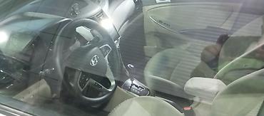 ford focus hatchback: Hyundai Accent: 1.6 l | 2015 il Sedan — 5