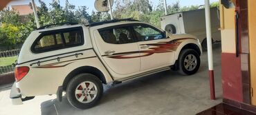 reduktor suretler qutusu: Mitsubishi L200 pikap - Gövdə: ağ rəng, ikiturbo kimi dekorativ