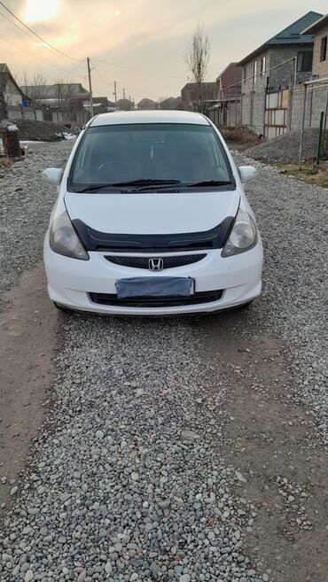 Honda: Honda Fit: 2005 г., 1.3 л, Автомат, Бензин, Седан