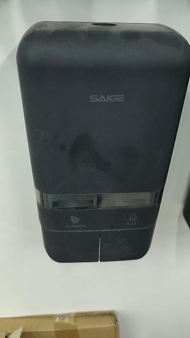 Настенный диспенсер SAIGE для жидких средств, двухсекционный. - Две