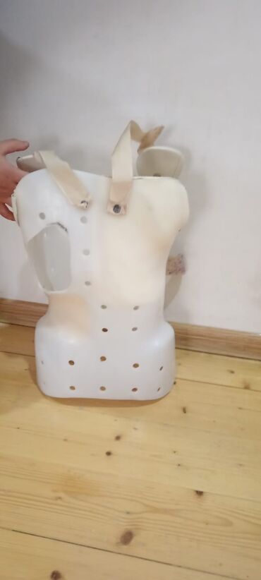 Nitril əlcəklər: 13 yaşlı qız usagina alınıb.500 manata.1 il bundan əvvəl.hazirda