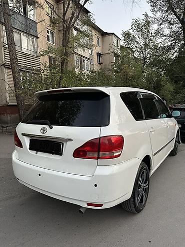 Toyota Ipsum: 2001 г., 2.4 л, Автомат, Бензин, Минивэн