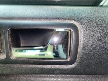 автозапчасти на фольксваген: Ручка двери внутренняя Volkswagen Passat B5+ 1 2001 задн. прав. (б/у)