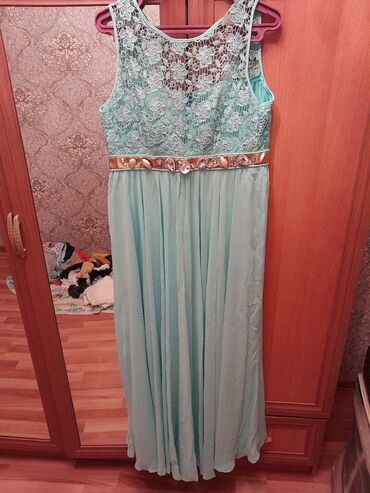 Ziyafət donları: Paltarlar hamisi 1defe toya geyilib. olculeri,40-42 ve 46-48.Vassap — 2