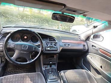 сиденья: Honda Accord: 2001 г., 1.8 л, Автомат, Бензин, Хэтчбэк — 6