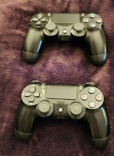 купить ps4 pro в бишкеке: Продаю 2 геймпада,работают без нареканий каждую по 1250