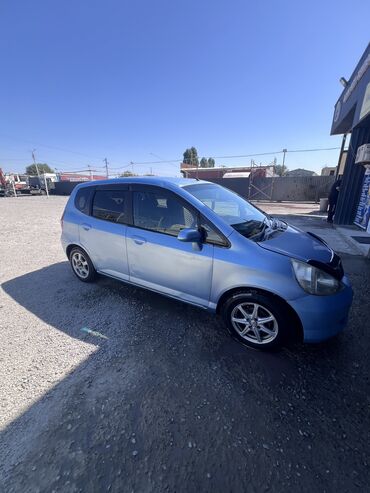 авто с последующим выкупом фит: Honda Fit: 2002 г., 1.3 л, Вариатор, Бензин, Хетчбек