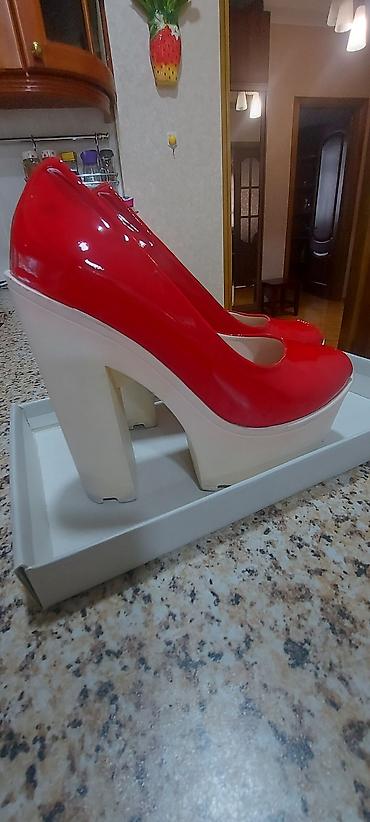 Qadın platformalı açıq burunlu tufli1 ce defe toy gunu geyinilib.120