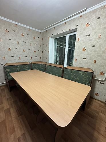 silver kitchen: Кухонный уголок с большим обеденным столом Комплектация: - Угловая — 3