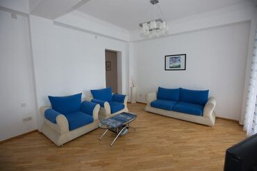 угловой диван в баку: İşlənmiş, Klassik divan, 2 kreslo, Divan, Bazasız, Açılmayan