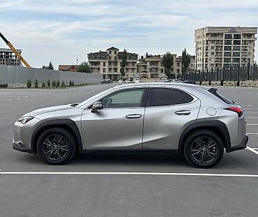 Lexus: Lexus UX: 2019 г., 2 л, Вариатор, Хэтчбэк — 4
