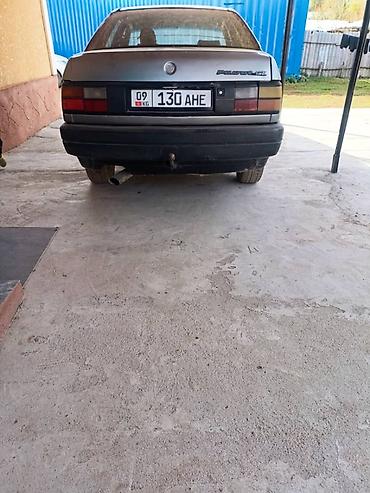 Volkswagen: Volkswagen Passat: 1992 г., 1.8 л, Кол менен иштөөчү, Бензин, Седан — 3
