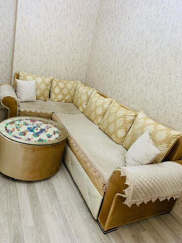 kafe üçün divan: Divan, İşlənmiş, Açılan, Bazalı, Çatdırılma yoxdur