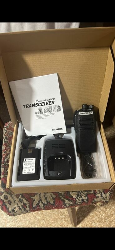 старые кнопочные телефоны: Рация Motorola. Новые. 4шт. модель: PD-7300 мощность: 18W частота