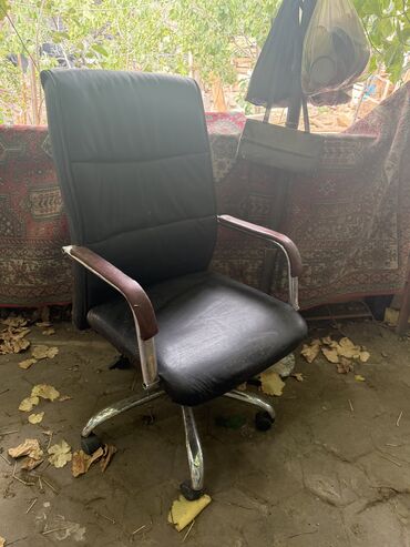 Mebel: Ofıs kreslo ıwleydı her wey